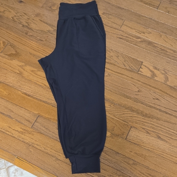 Old Navy Active Powersoft Black High-Rise Joggers - Picture 2 of 4